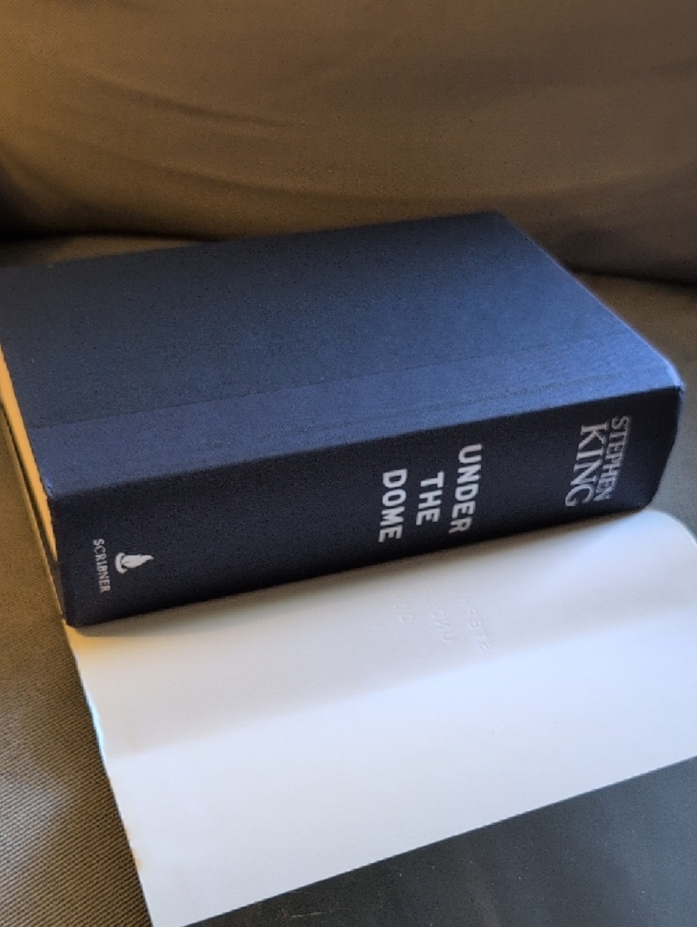 Stephen King Under the Dome Hardcover - Picture 5 of 8